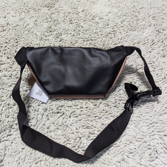 Herschel Supply Company ash rose Seventeen Hip Pack - Picture 2 of 7